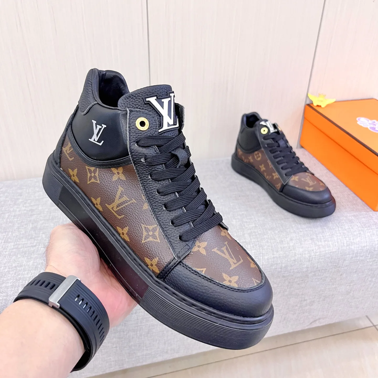 Men's Men's Shoes Men's Shoes 💰 460 Men's Men's Shoes 💰 [ LV ] 🔥 Louis Vuitton Men's high-end brand official website 1:1 latest masterpiece: the upper is made of Italian imported first-layer cowhide with a comfortable and breathable lining ➕ Made of the original non-slip and wear-resistant outsole 🔥, making walking more convenient and comfortable! An exclusive new model, a stunning work, a beautiful 1:1 replica [color] compared to the official quality! Create a fashionable personality to set off your uniqueness! A must-have for trendy men! Classic 🔥Size: 38-44 Color: 🔥 2⃣️colors available🔥.